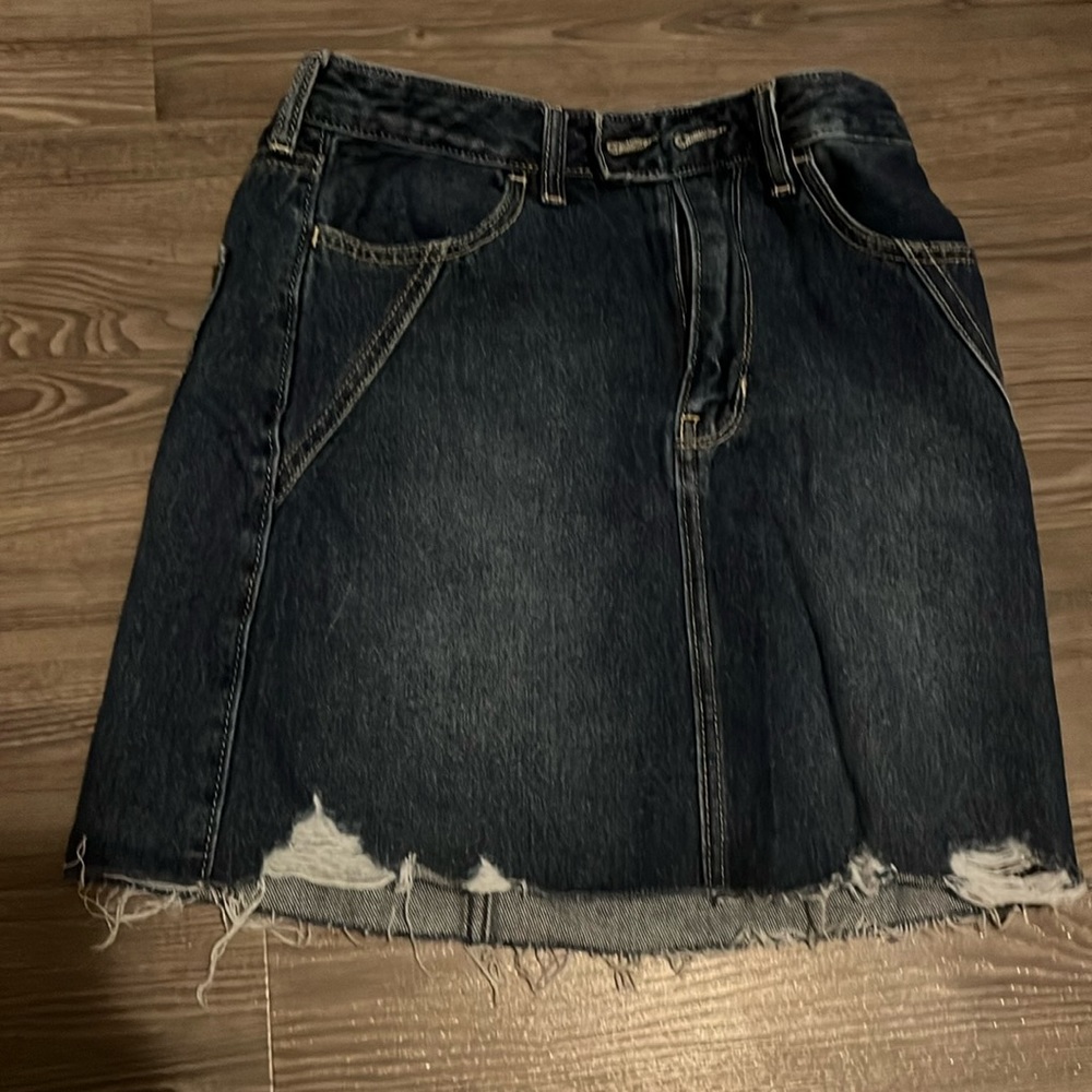 Size 3 Hollister jeans skirt good condition